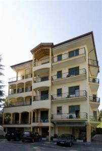 Flora Hotel 3*